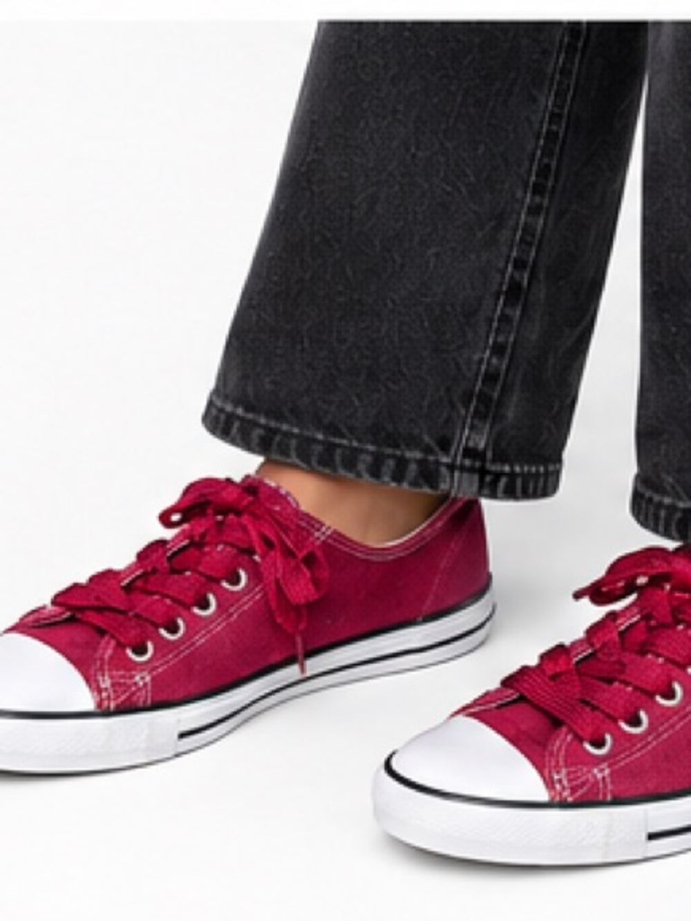 Women's Low-Top Canvas Sneakers in Wine